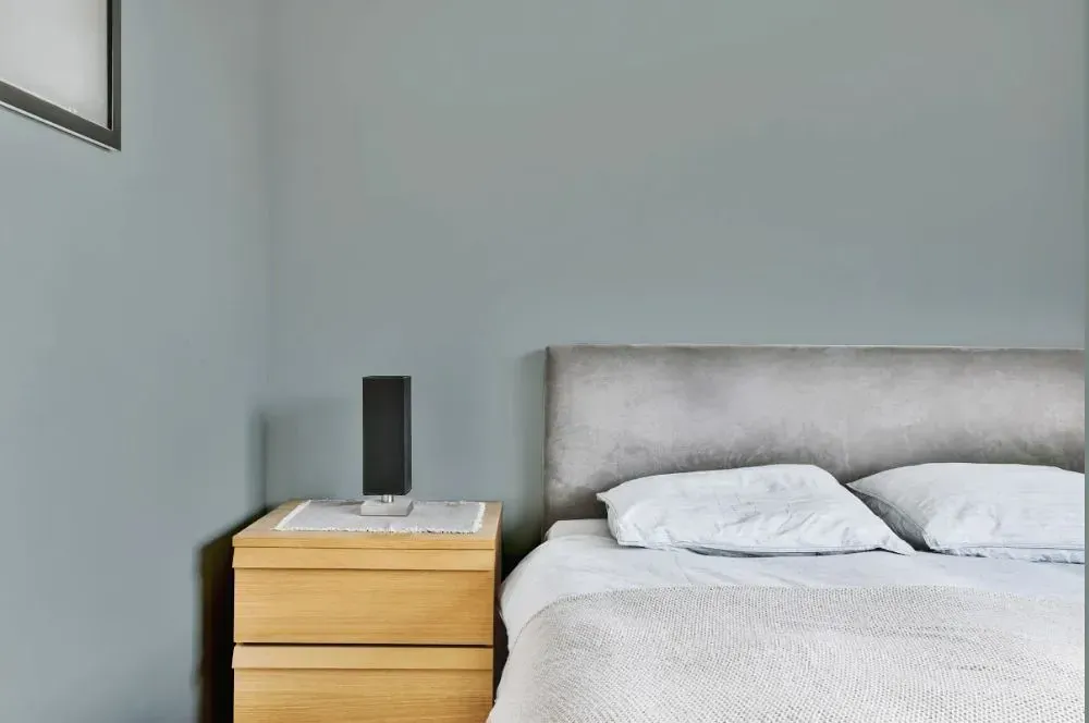 NCS S 3005-B80G minimalist bedroom