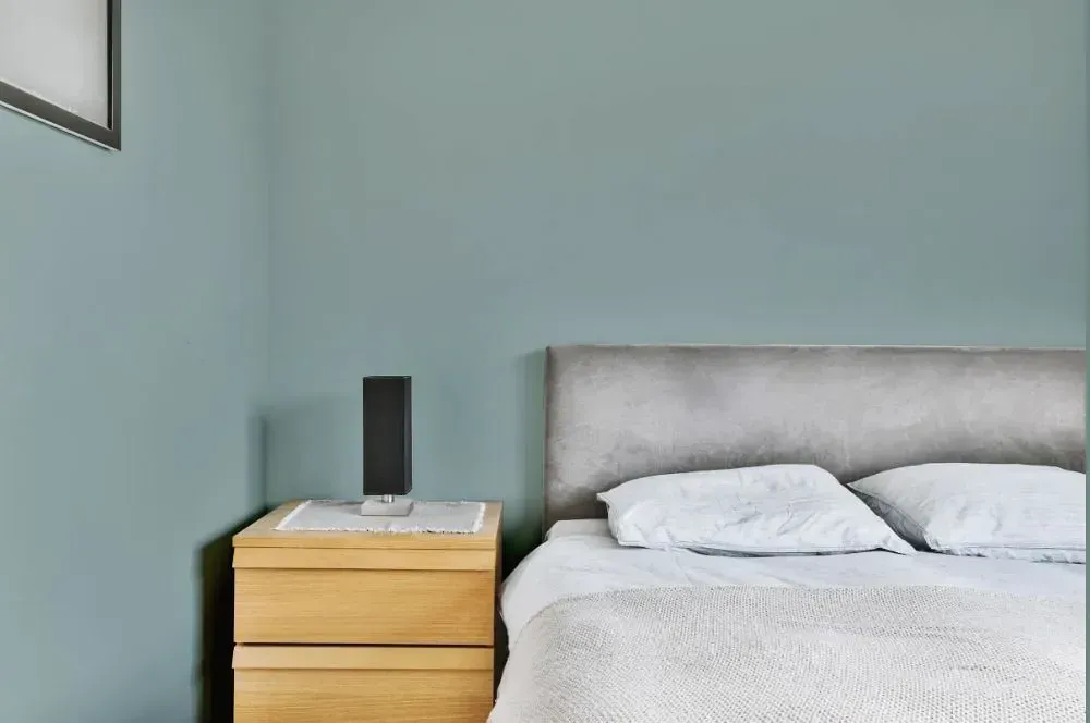 NCS S 3010-B70G minimalist bedroom