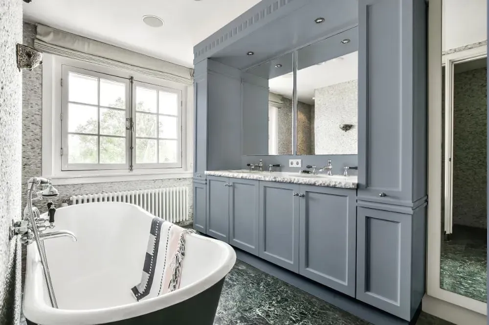 NCS S 3010-R80B victorian bathroom paint