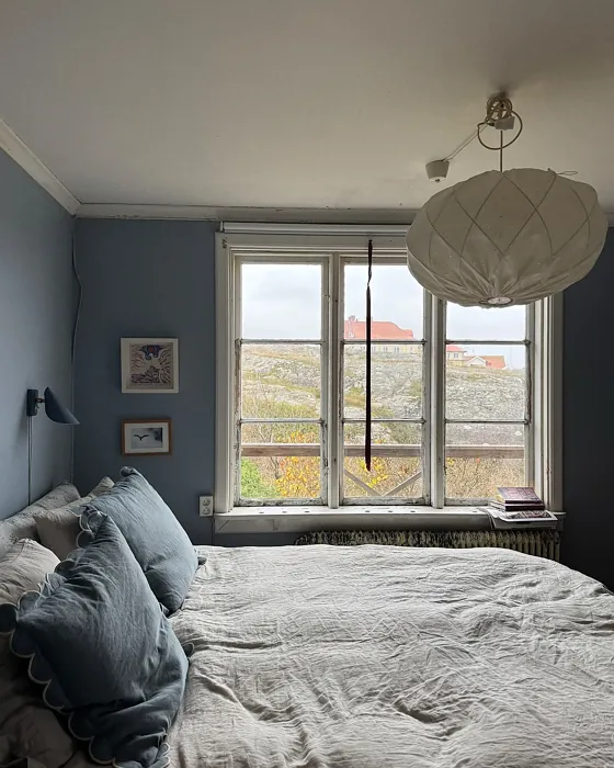 NCS S 3010-R80B bedroom paint