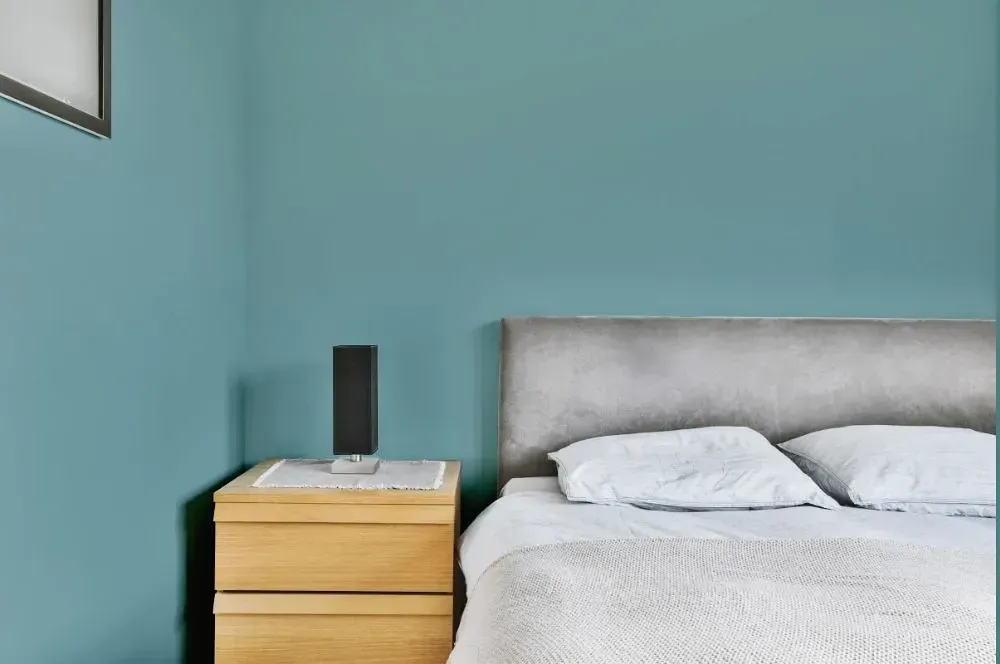 NCS S 3020-B40G minimalist bedroom