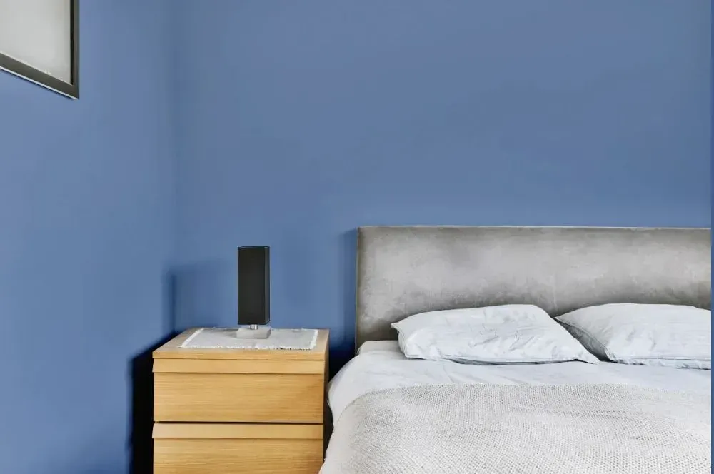 NCS S 3030-R80B minimalist bedroom
