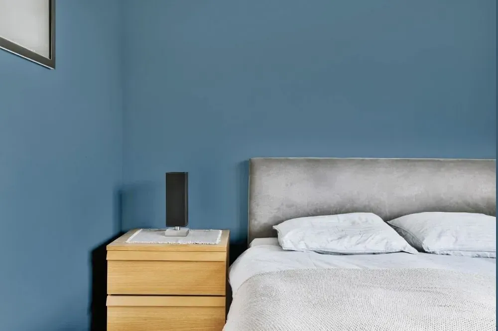 NCS S 4020-B minimalist bedroom