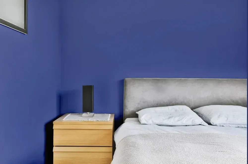 NCS S 4040-R70B minimalist bedroom