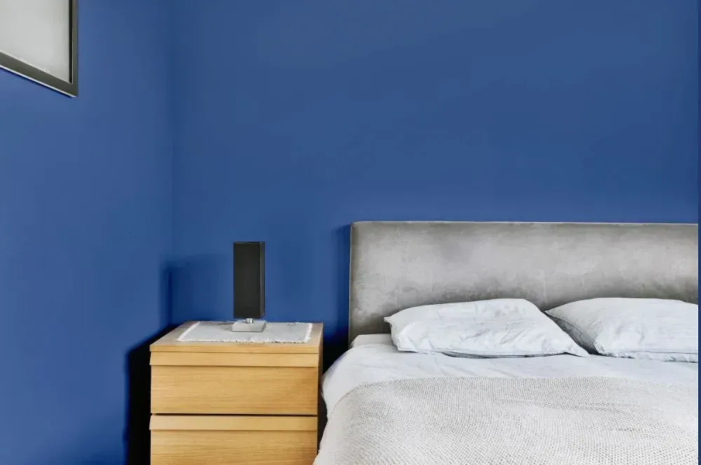 NCS S 4040-R80B minimalist bedroom