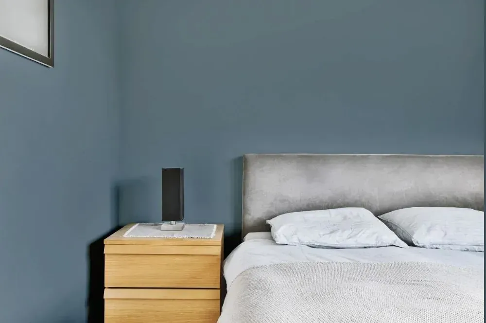 NCS S 5010-B10G minimalist bedroom