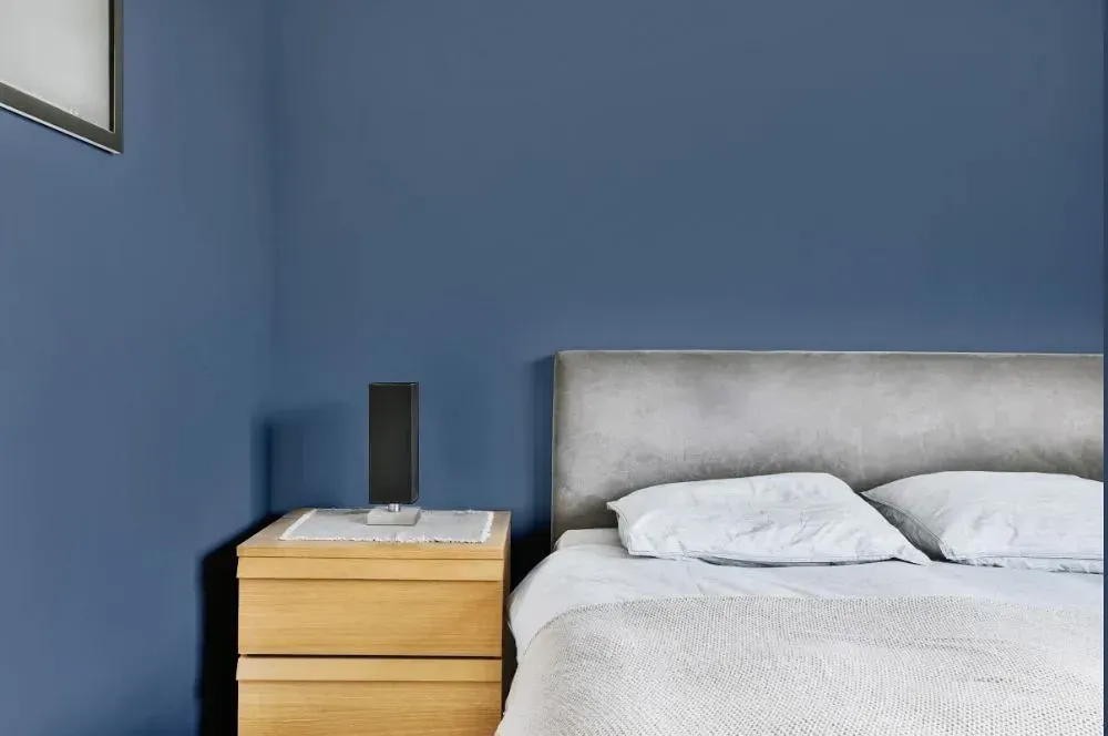 NCS S 5020-R80B minimalist bedroom