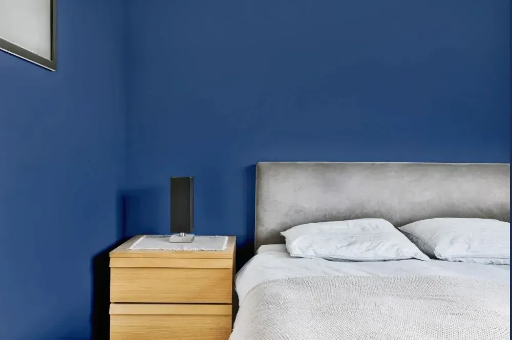 NCS S 5030-R80B minimalist bedroom