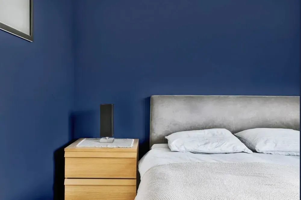 NCS S 6020-R80B minimalist bedroom