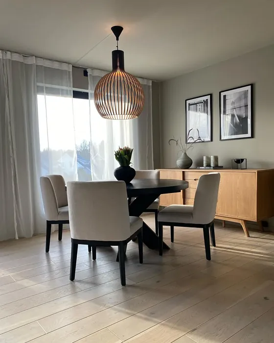 Jotun Kalkgrå stylish dining room 