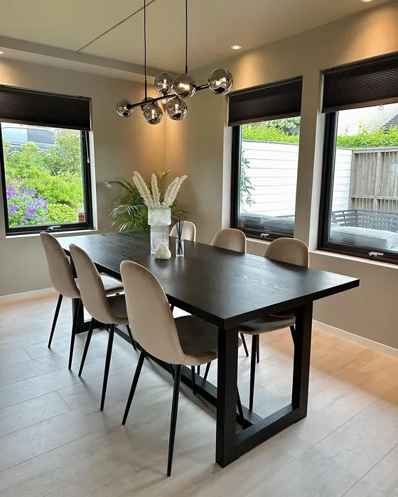 Jotun Kalkgrå stylish dining room interior