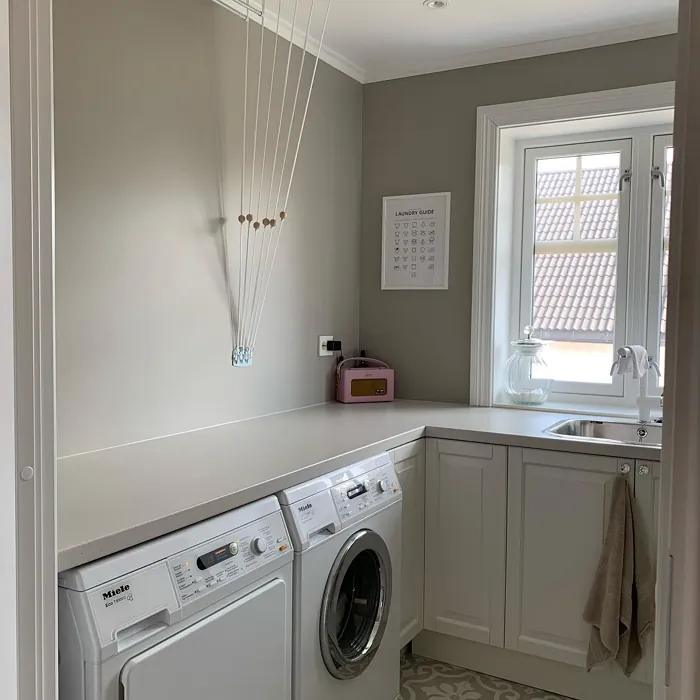 Jotun Kalkgrå laundry room color