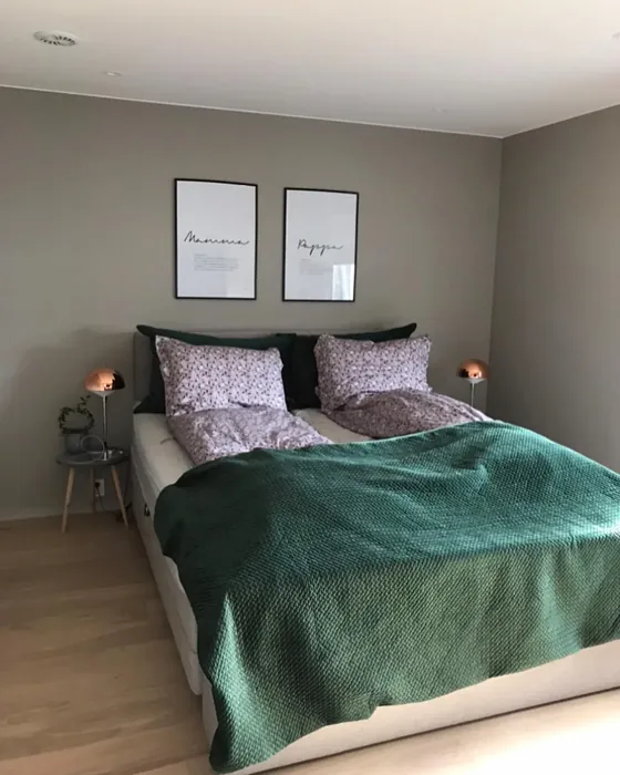 Kalkgrå bedroom paint review