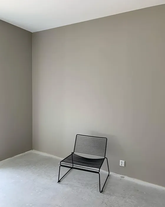 Jotun Kalkgrå wall paint 