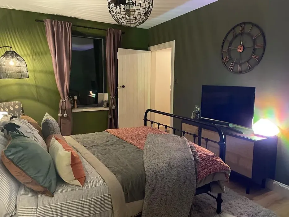 Sap Green bedroom review