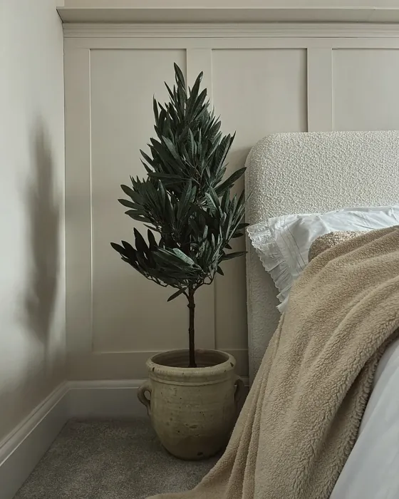 School House White bedroom panelling 