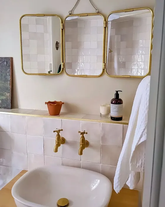 Farrow and Ball School House White bathroom color