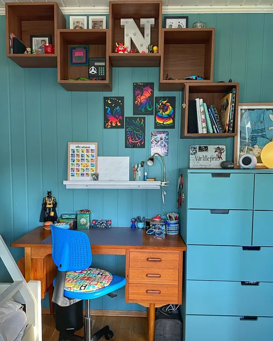 Jotun Sea Emerald kids' room paint