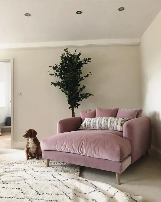 Slipper Satin living room interior idea