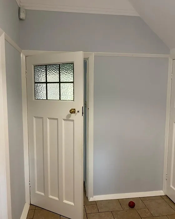 Dulux Snail Trail hallway color review