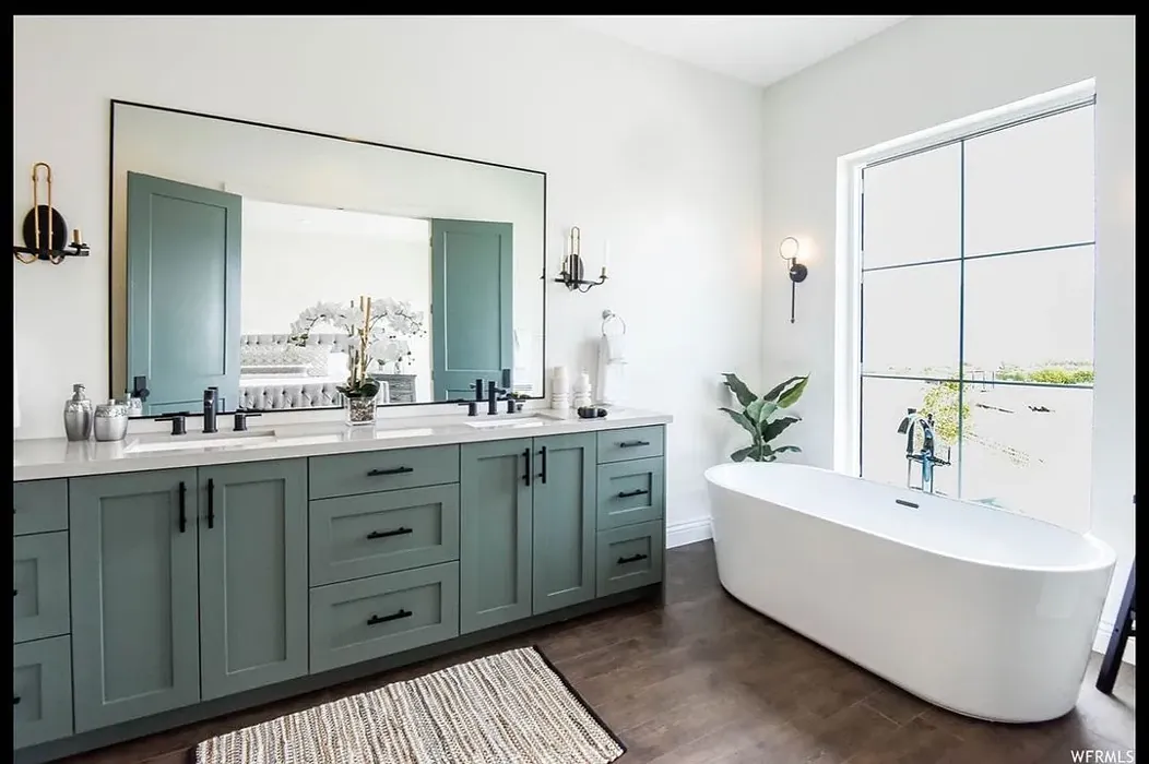 SW Succulent bathroom color