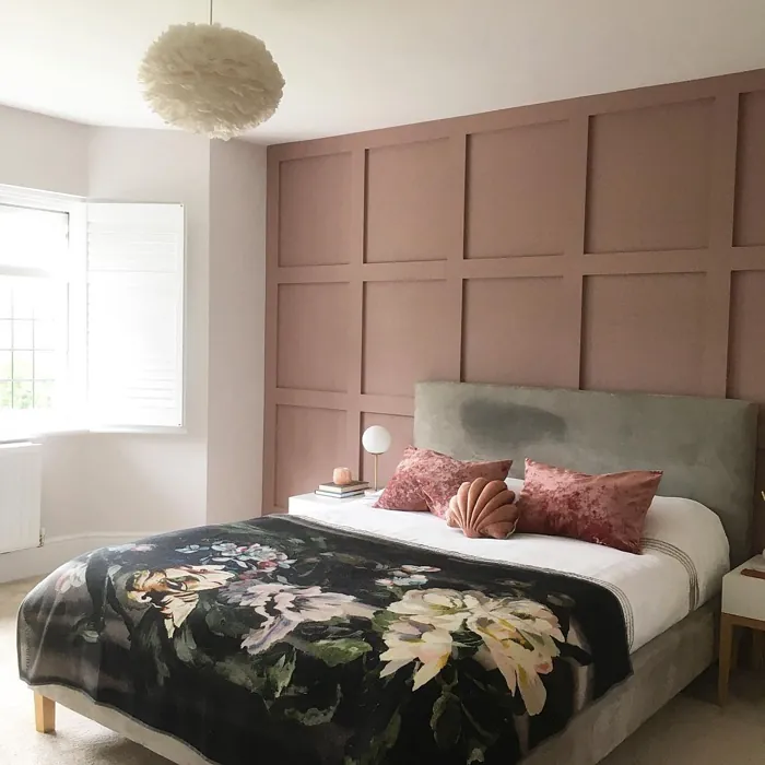 Farrow and Ball Sulking Room Pink 294 bedroom accent wall