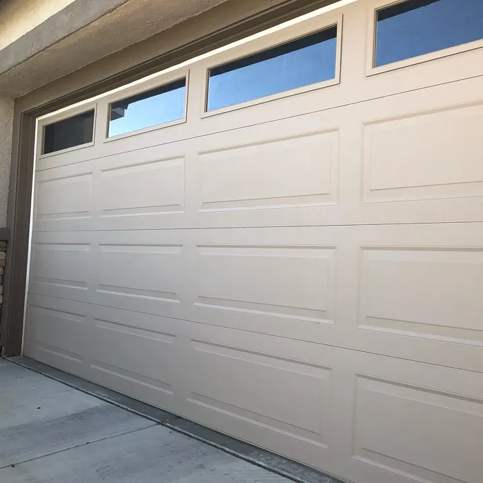 SW Threshold Taupe garage door 