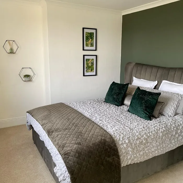 Dulux Trafalgar Grey bedroom photo