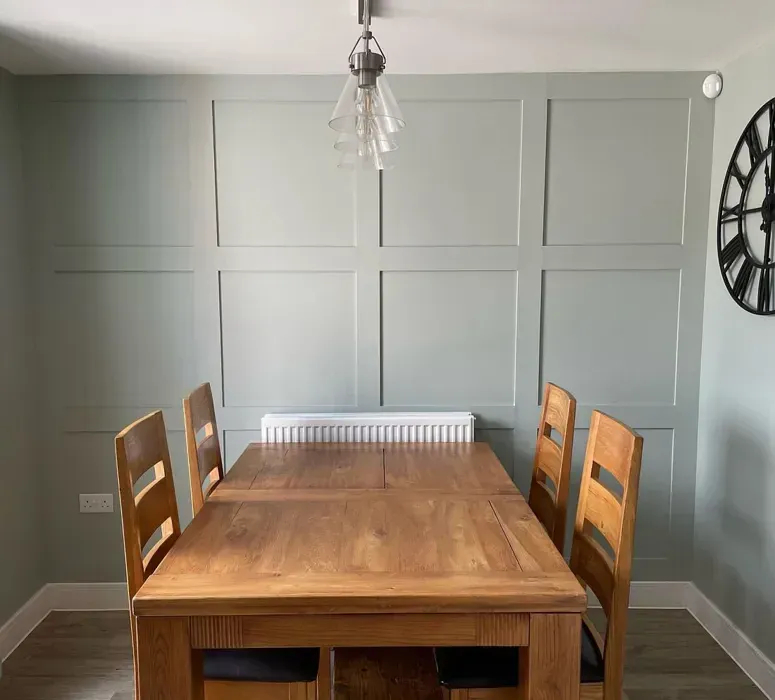 Dulux Tranquil Dawn 45GY 55/052 dining room