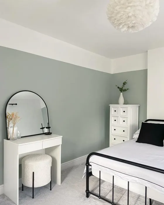 Dulux Tranquil Dawn bedroom review