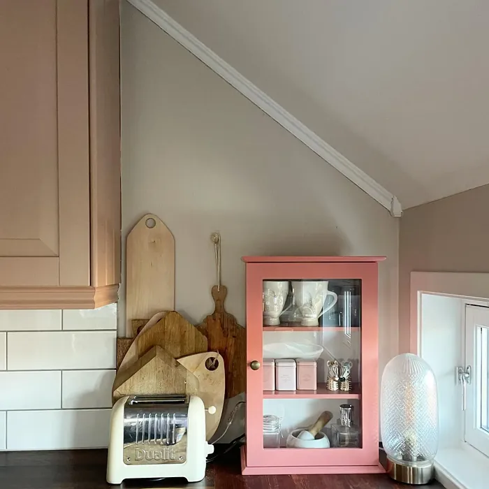 Jotun Transparent Pink victorian kitchen 