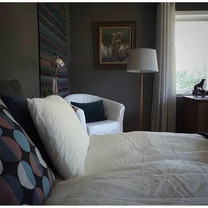 Jotun Vandyke Brown cozy bedroom 