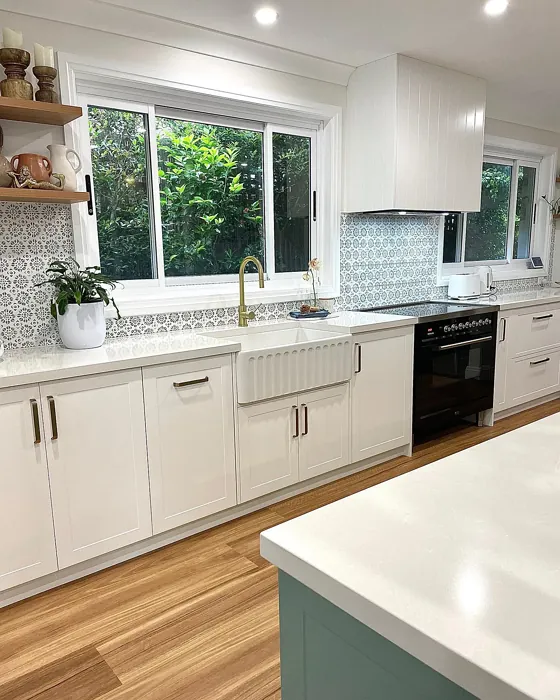 Dulux Vivid White SW1G1 kitchen cabinets