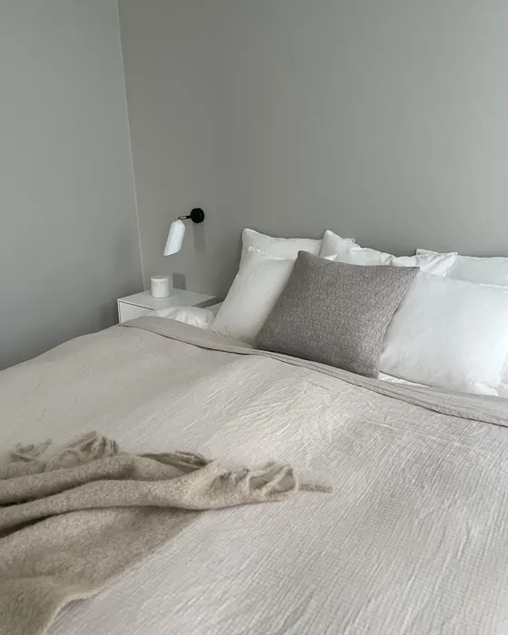 Washed Linen scandinavian bedroom picture