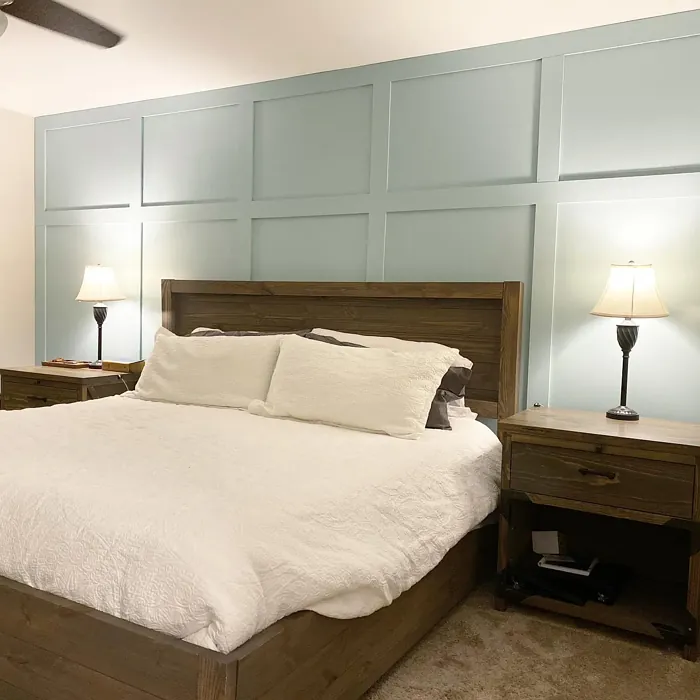 SW Watery bedroom panelling color