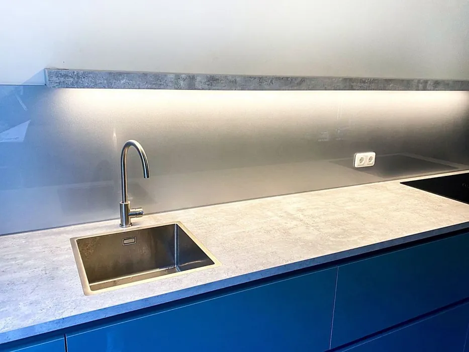 RAL Classic  White aluminium RAL 9006 kitchen backsplash