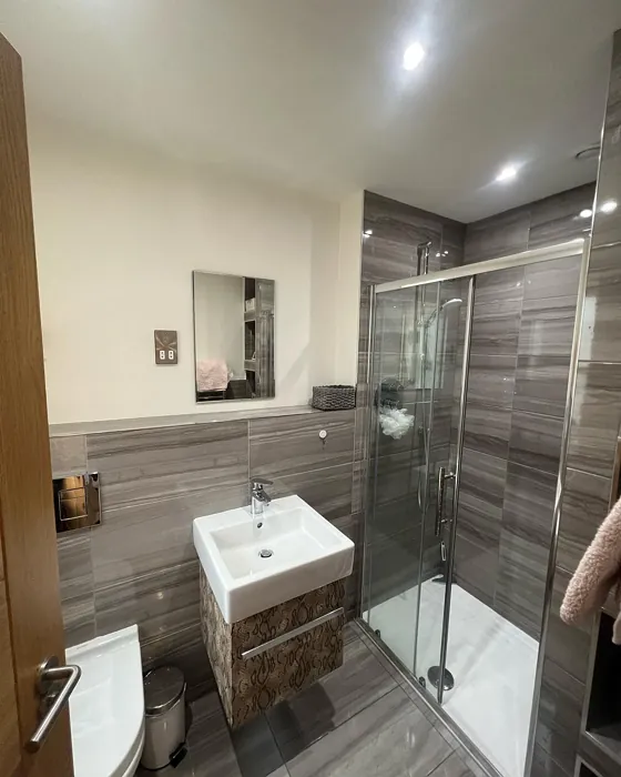 Dulux White Chiffon bathroom makeover