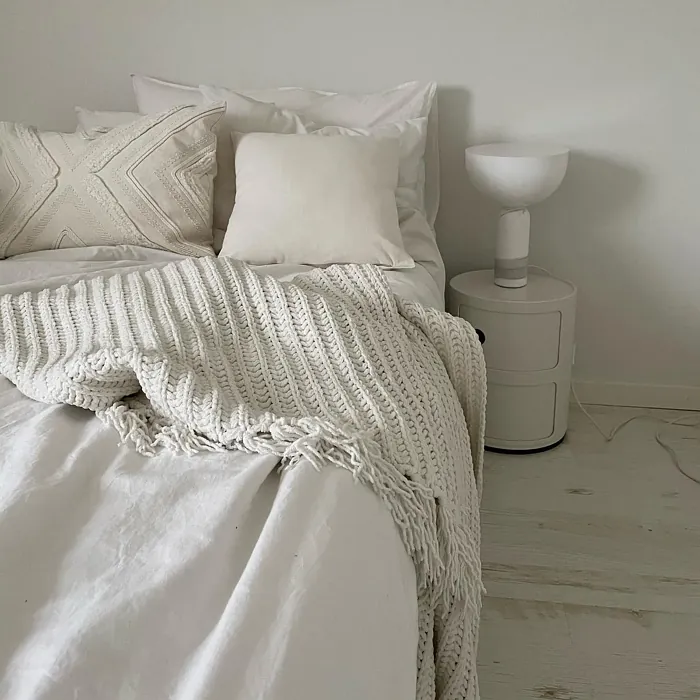 Jotun White Comfort bedroom paint