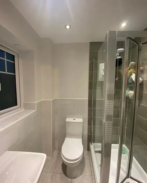 Dulux 30BB 83/001 bathroom color