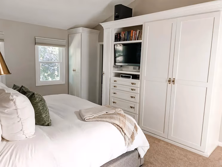 Sw Accessible Beige Bedroom