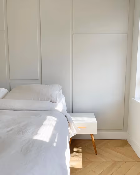 Farrow and Ball Ammonite bedroom color review