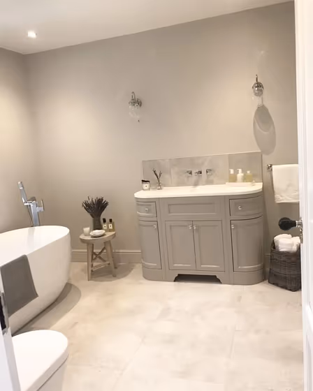 Farrow and Ball 274 bathroom paint review