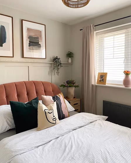 Farrow and Ball Ammonite bedroom color review