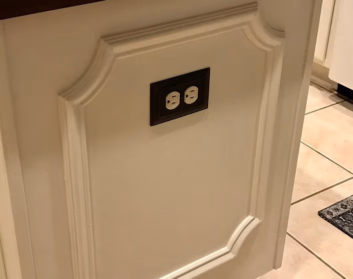 Antique White Kitchen Cabinets