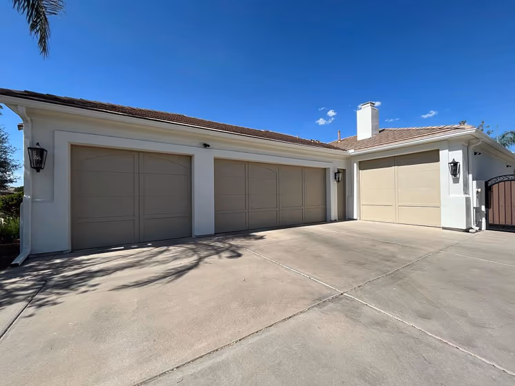 Sw Balanced Beige Garage Doors