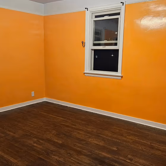 Behr Burning Coals bedroom picture