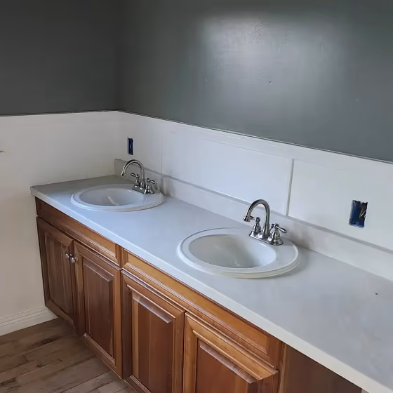 Behr Naturalist Gray bathroom review