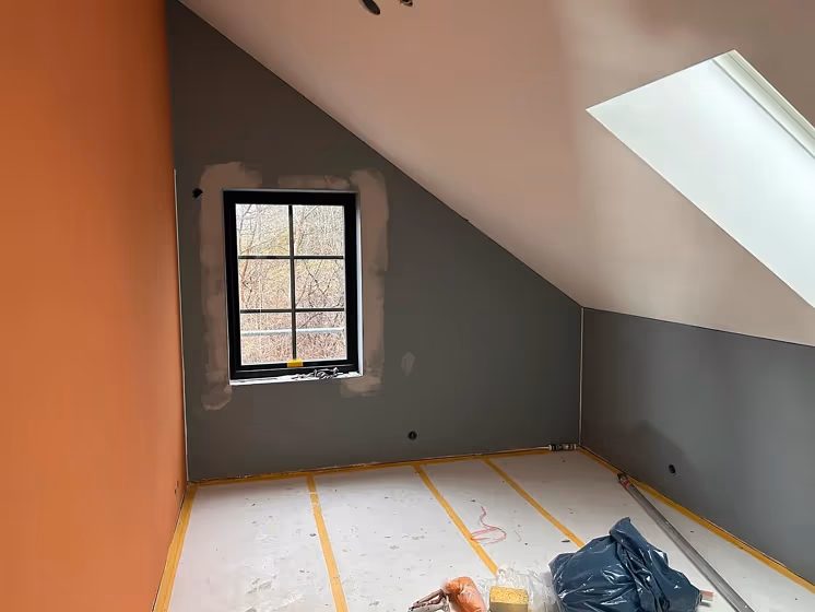 Jotun Bella accent wall