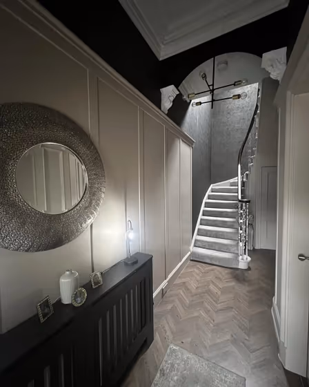 Benjamin Moore Annapolis Gray hallway color