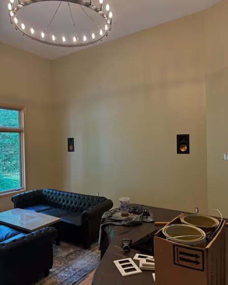 Benjamin Moore Baffin Island living room 